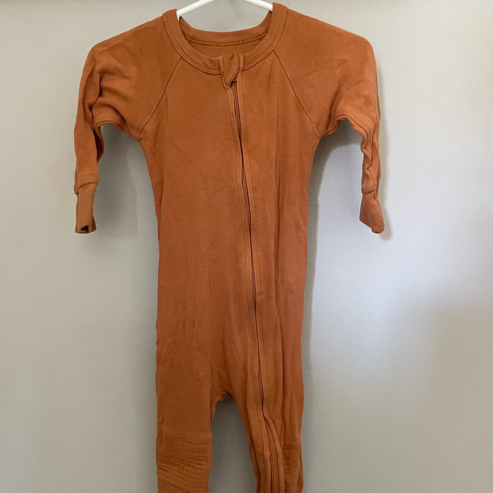 Goumikids Baby Footies in the color Adobe // Size 9-12 Months // Gender Neutral